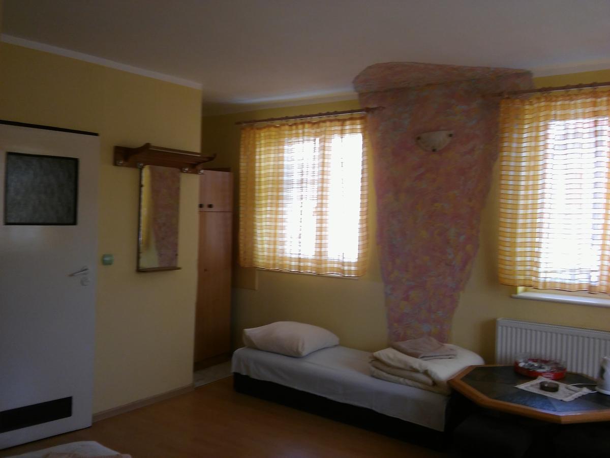 Motel Ararat Kolobrzeg Exterior photo